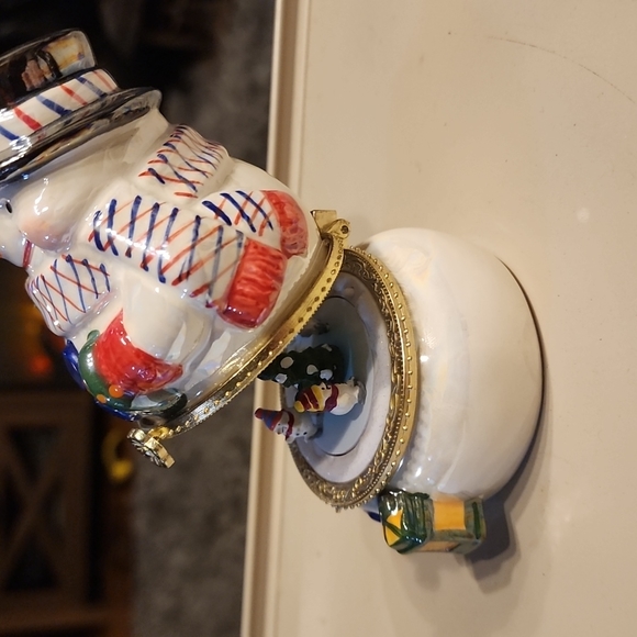 SALE⚡️PORCELAIN SNOWMAN HIDDEN MUSIC BOX ORNAMENT about 4.5" Tall - Picture 9 of 14